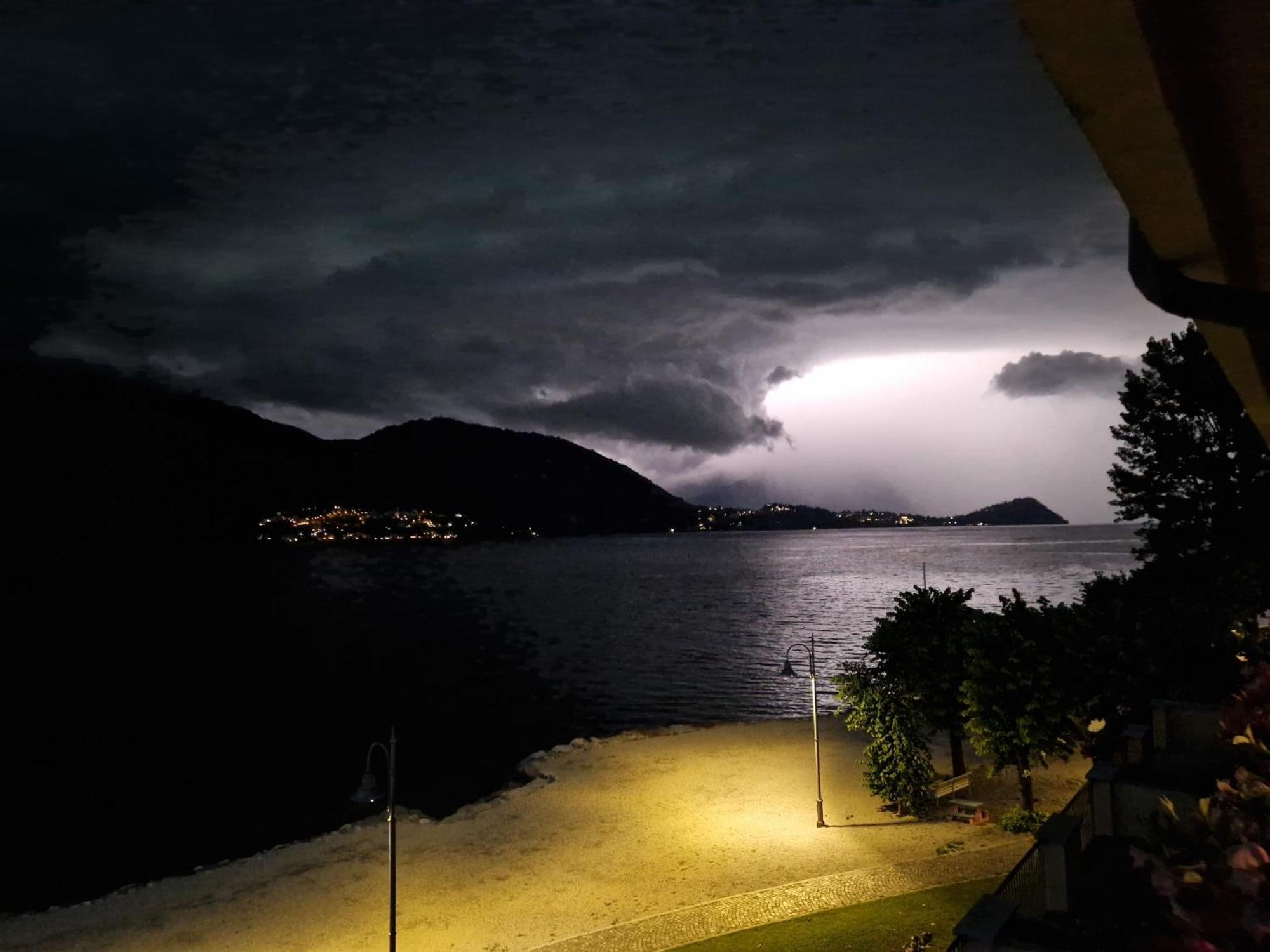 Foresteria Lombarda La Spiaggia Lierna Zewnętrze zdjęcie